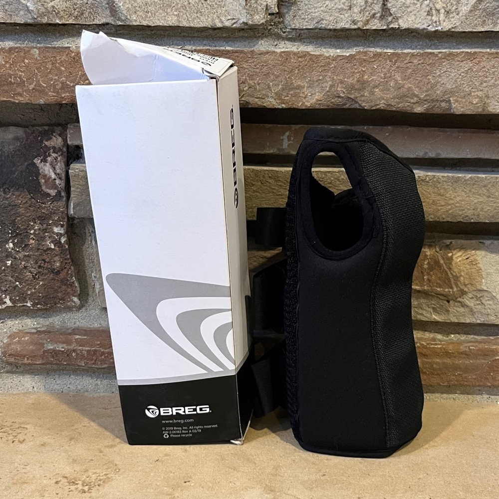 Breg Left Hand Black Classic Wrist Support Brace